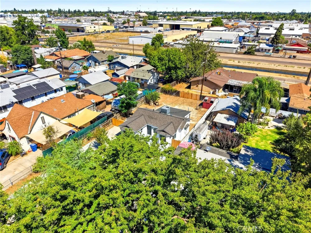 2225 E Lamona Fresno, CA 93703