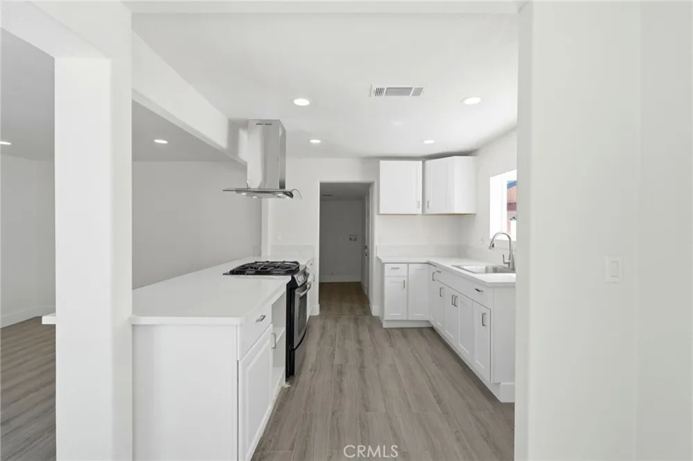 2225 E Lamona Fresno, CA 93703