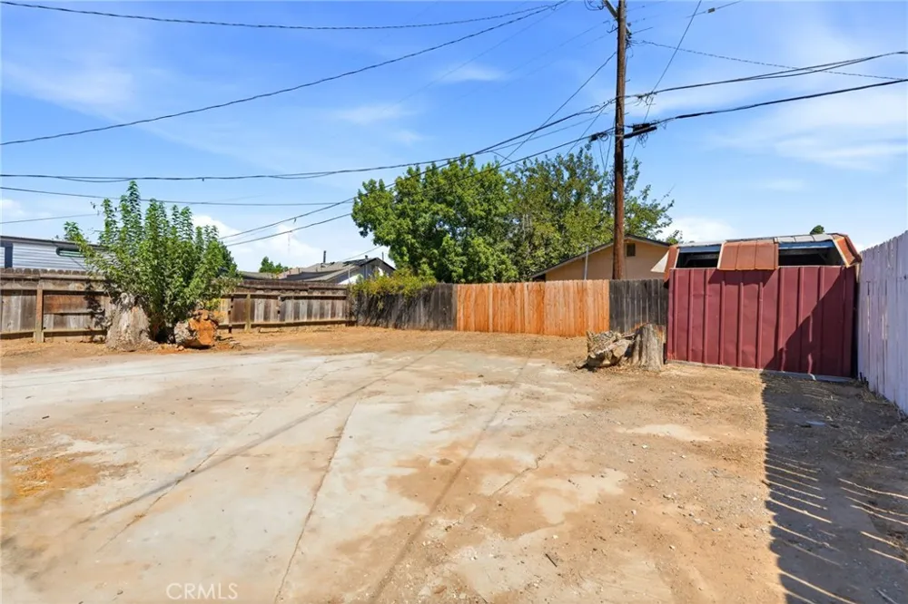 2225 E Lamona Fresno, CA 93703