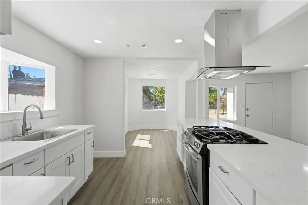 2225 E Lamona Fresno, CA 93703