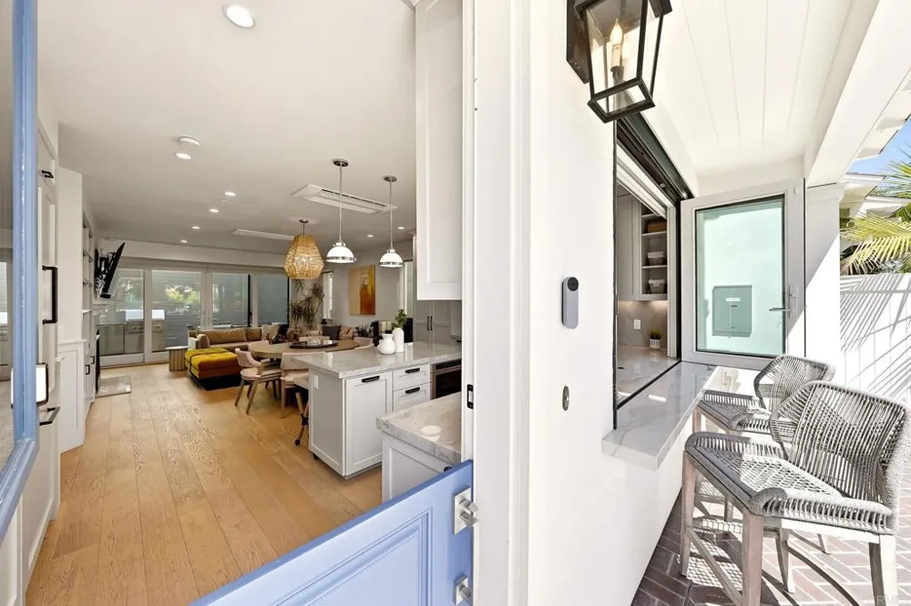825 9th Street Coronado, CA 92118