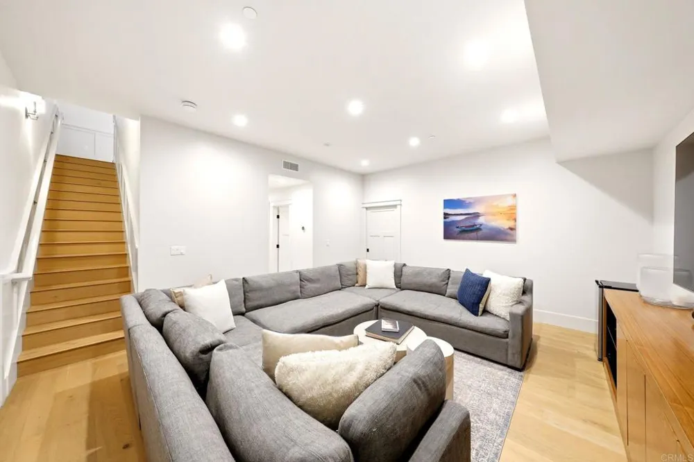 825 9th Street Coronado, CA 92118