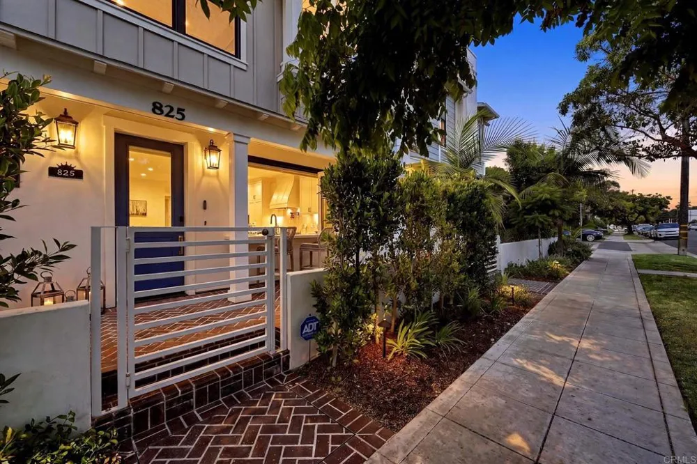 825 9th Street Coronado, CA 92118