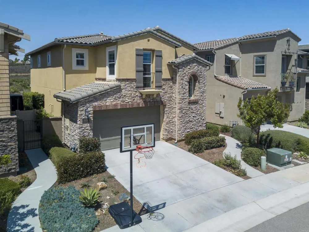 3022 Villeta Avenue Carlsbad, CA 92010