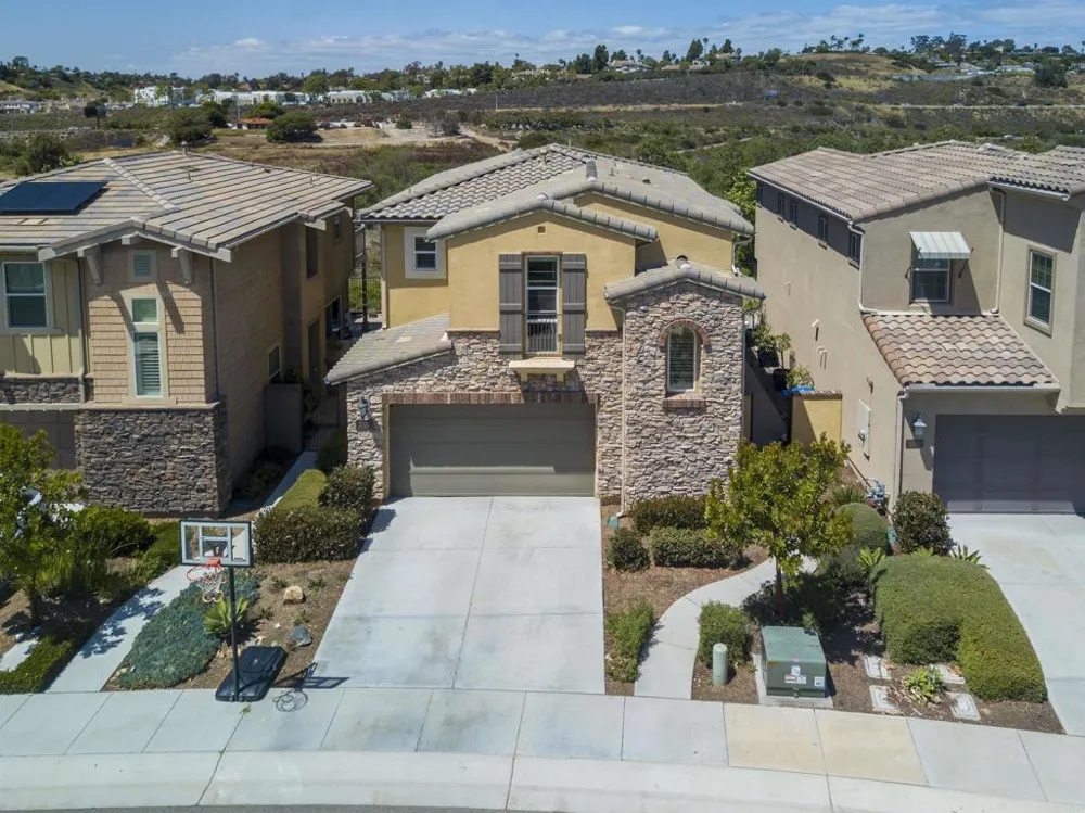 3022 Villeta Avenue Carlsbad, CA 92010