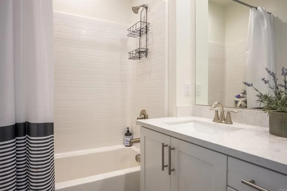 3022 Villeta Avenue Carlsbad, CA 92010