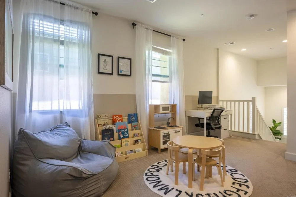 3022 Villeta Avenue Carlsbad, CA 92010