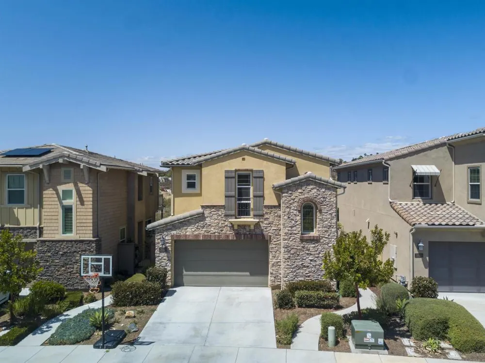 3022 Villeta Avenue Carlsbad, CA 92010