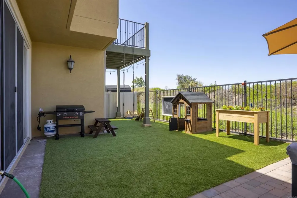 3022 Villeta Avenue Carlsbad, CA 92010