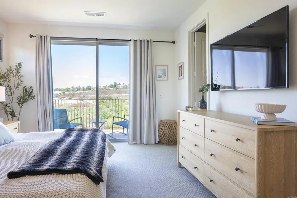 3022 Villeta Avenue Carlsbad, CA 92010