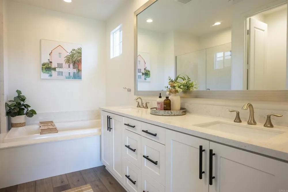 3022 Villeta Avenue Carlsbad, CA 92010