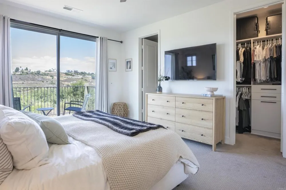3022 Villeta Avenue Carlsbad, CA 92010