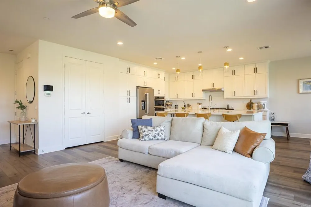 3022 Villeta Avenue Carlsbad, CA 92010