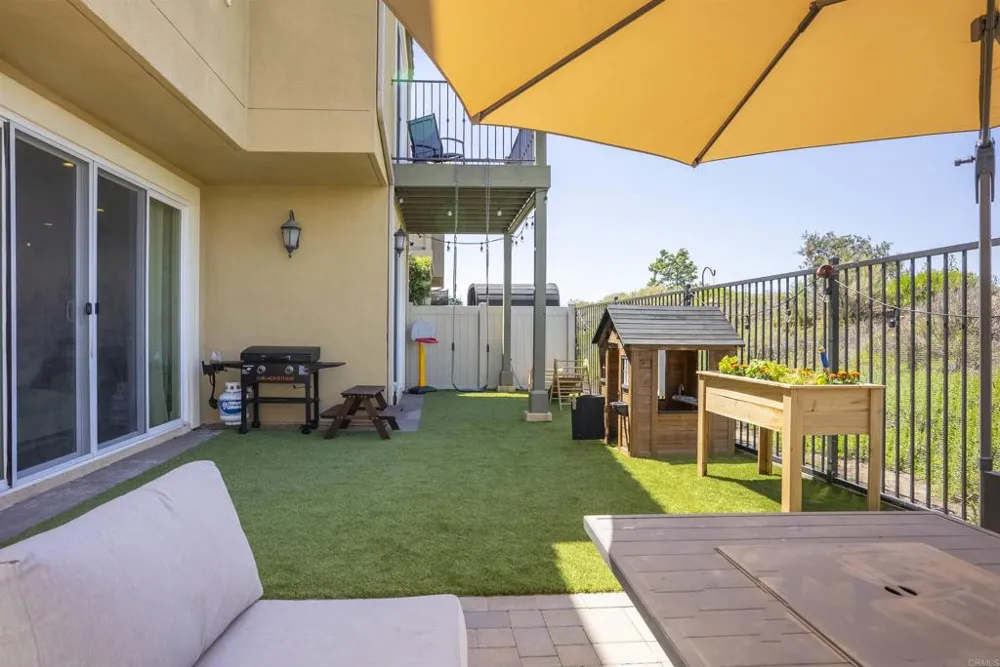 3022 Villeta Avenue Carlsbad, CA 92010