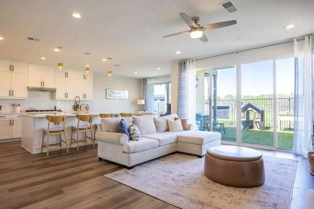 3022 Villeta Avenue Carlsbad, CA 92010
