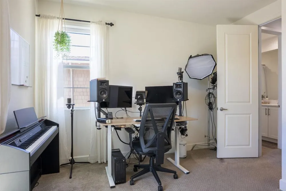 3022 Villeta Avenue Carlsbad, CA 92010
