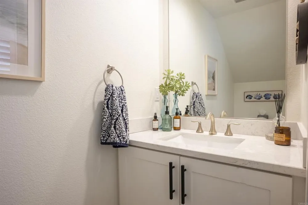 3022 Villeta Avenue Carlsbad, CA 92010