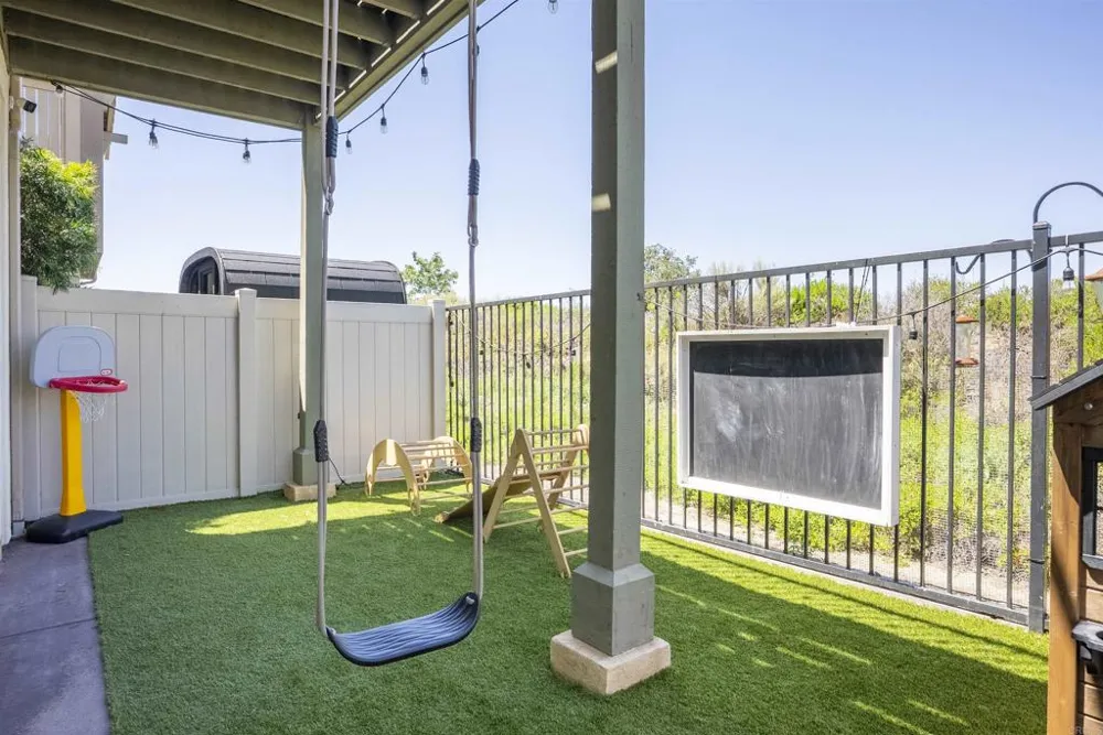3022 Villeta Avenue Carlsbad, CA 92010
