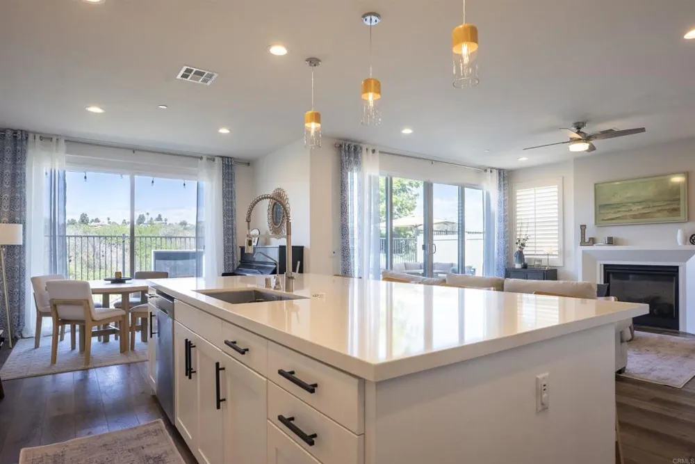 3022 Villeta Avenue Carlsbad, CA 92010