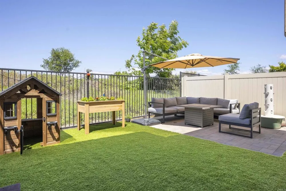 3022 Villeta Avenue Carlsbad, CA 92010