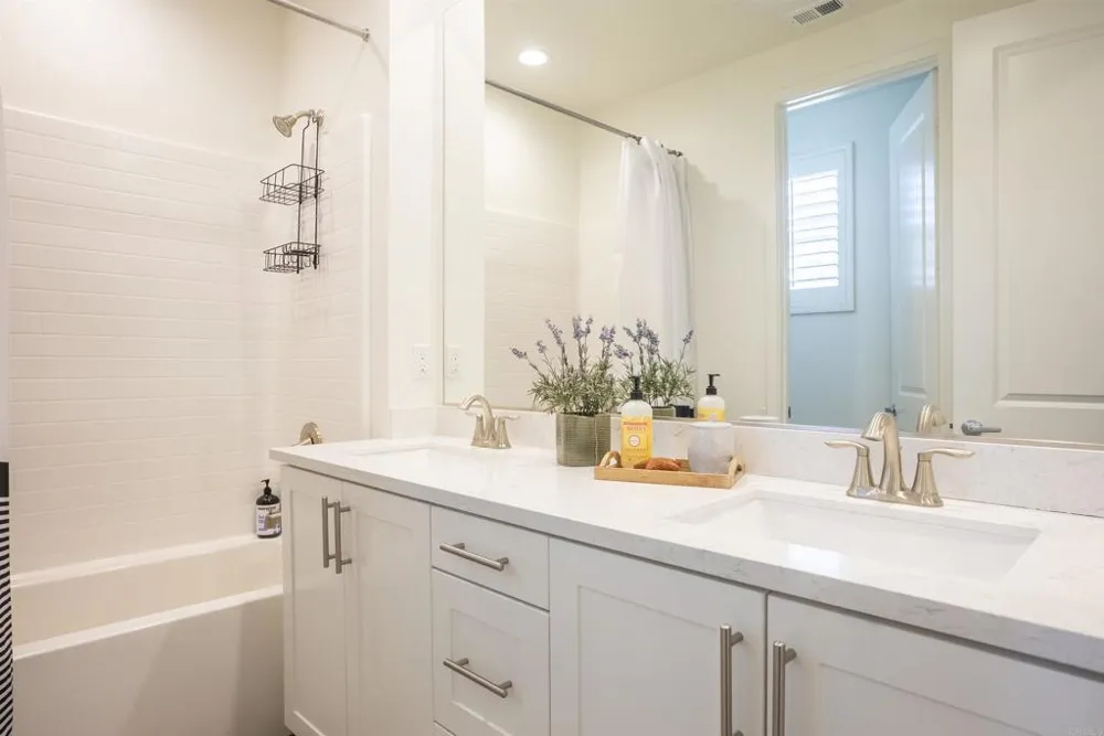 3022 Villeta Avenue Carlsbad, CA 92010