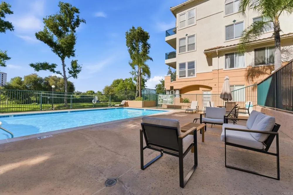 680 Camino De La Reina San Diego, CA 92108