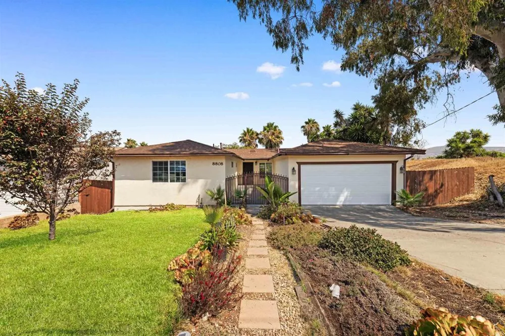8808 Leigh Ave Spring Valley, CA 91977