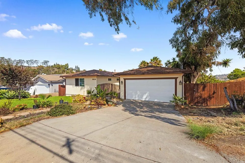 8808 Leigh Ave Spring Valley, CA 91977