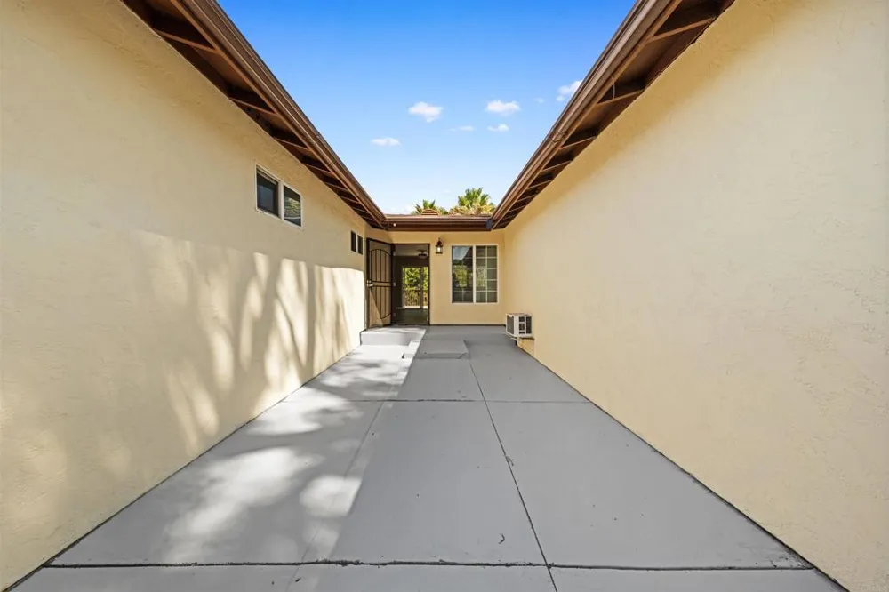 8808 Leigh Ave Spring Valley, CA 91977