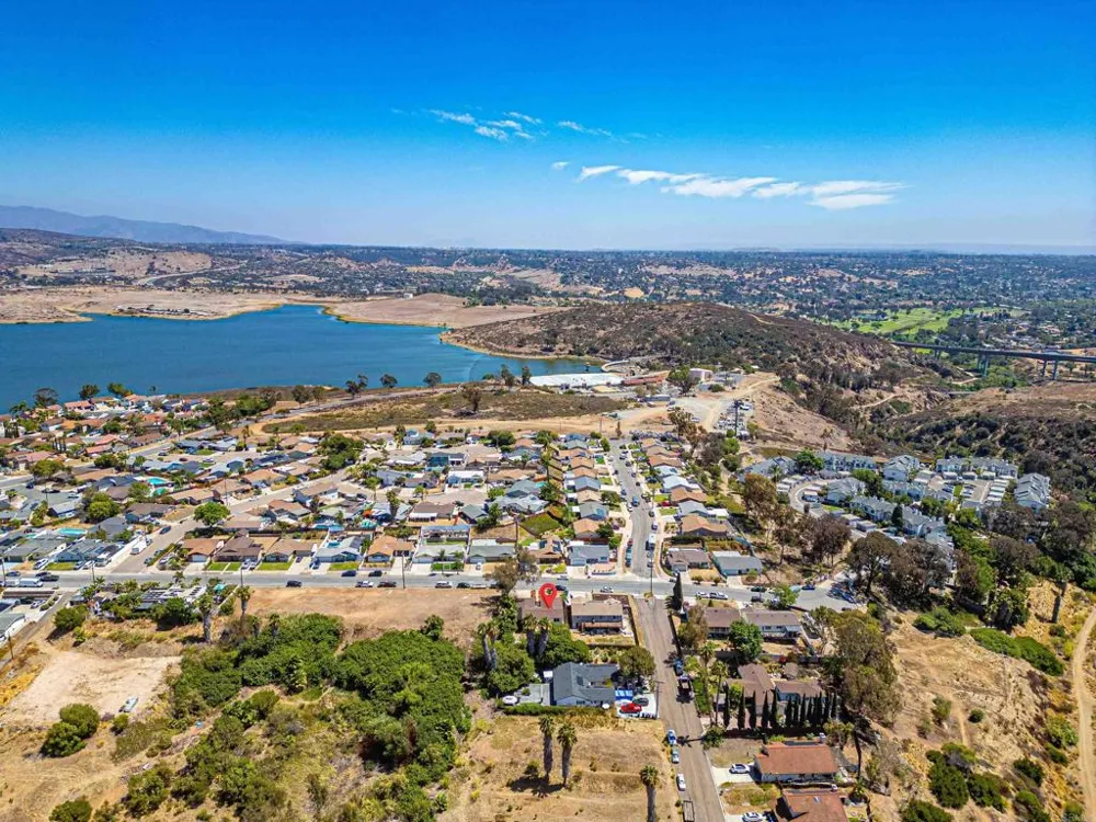 8808 Leigh Ave Spring Valley, CA 91977