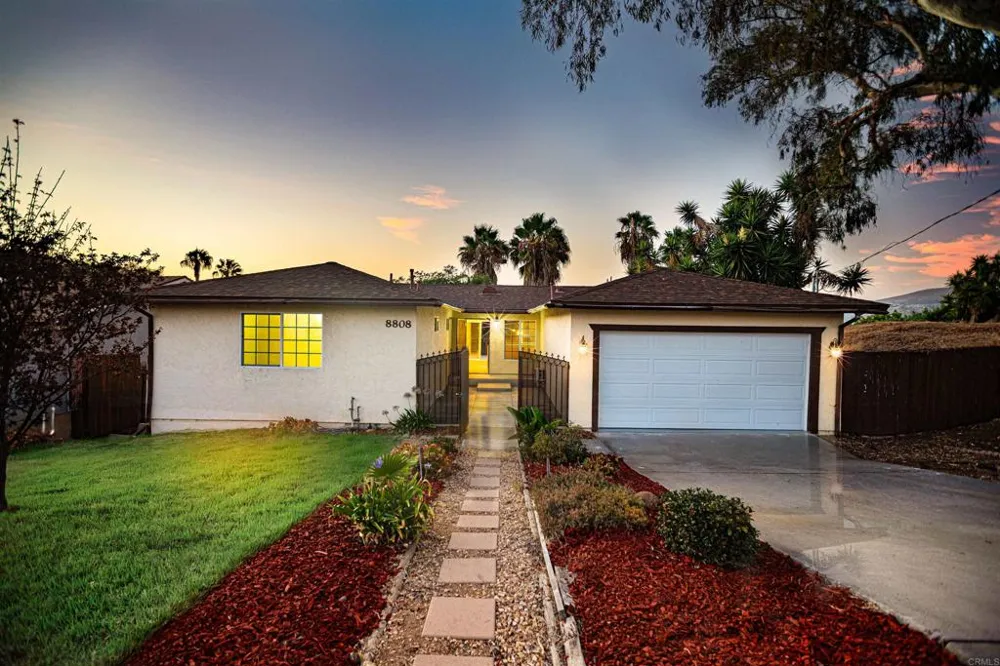 8808 Leigh Ave Spring Valley, CA 91977