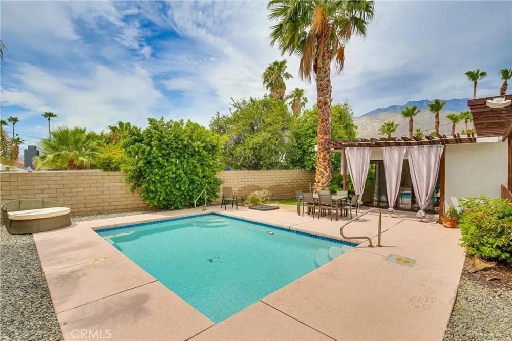 1123 E El Cid Palm Springs, CA 92262