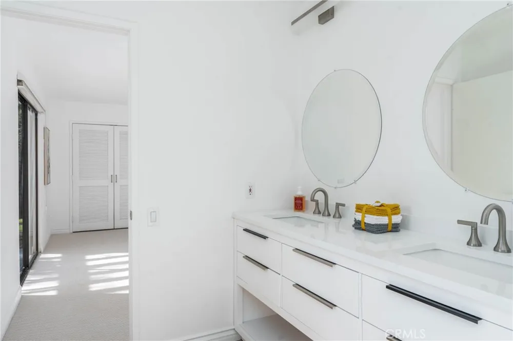 1123 E El Cid Palm Springs, CA 92262