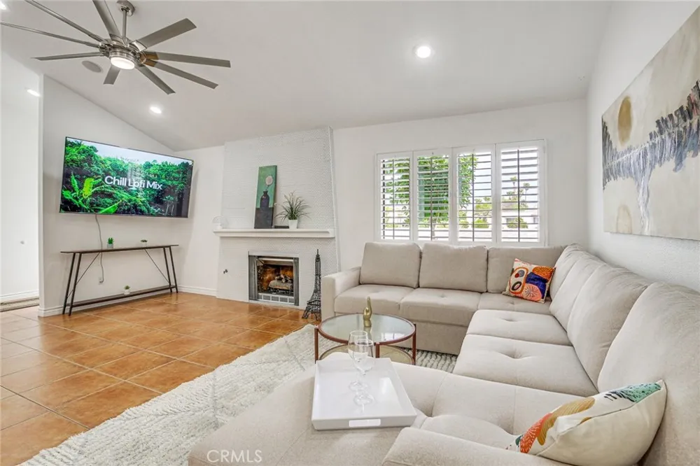 1123 E El Cid Palm Springs, CA 92262
