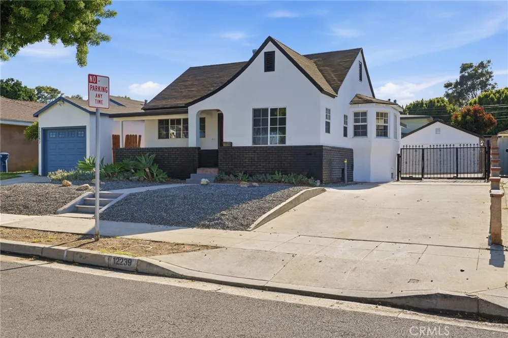 12239 Cedar Avenue Hawthorne, CA 90250