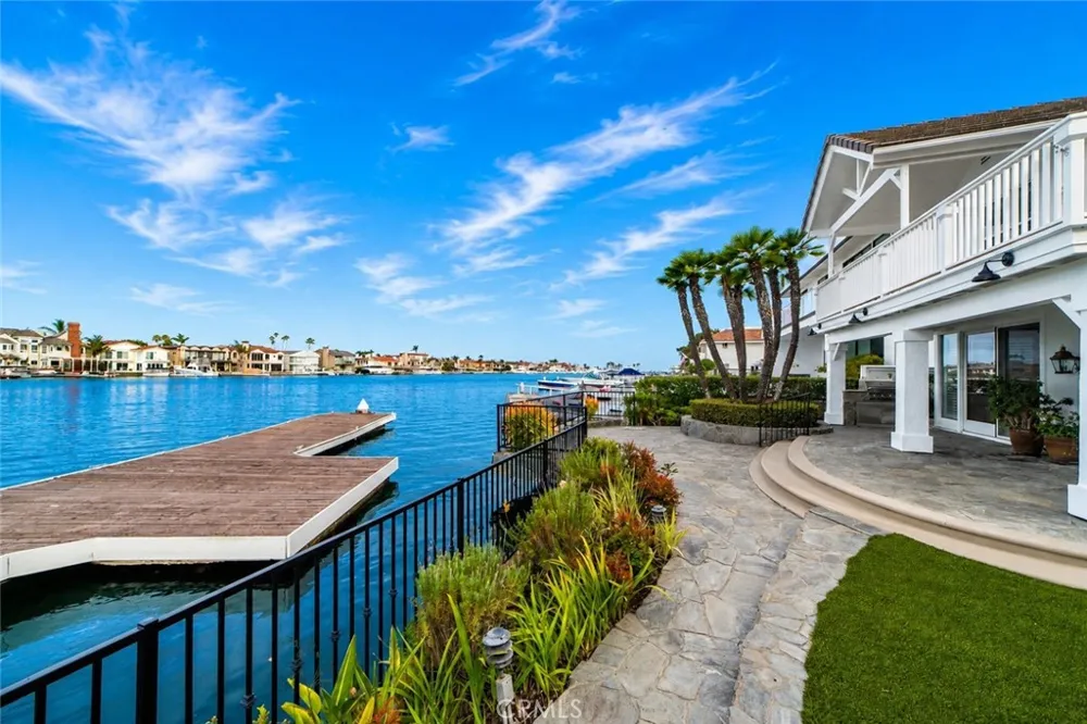 16832 Coral Cay Ln Huntington Beach, CA 92649