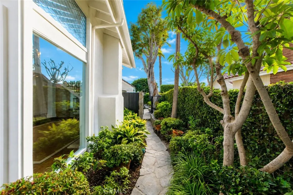 16832 Coral Cay Ln Huntington Beach, CA 92649