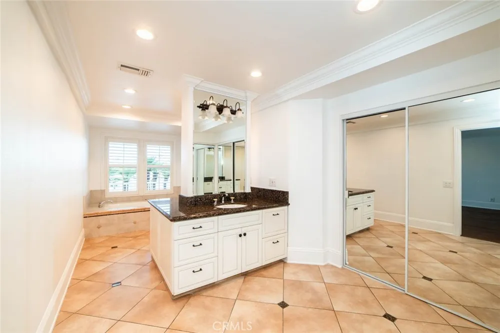16832 Coral Cay Ln Huntington Beach, CA 92649