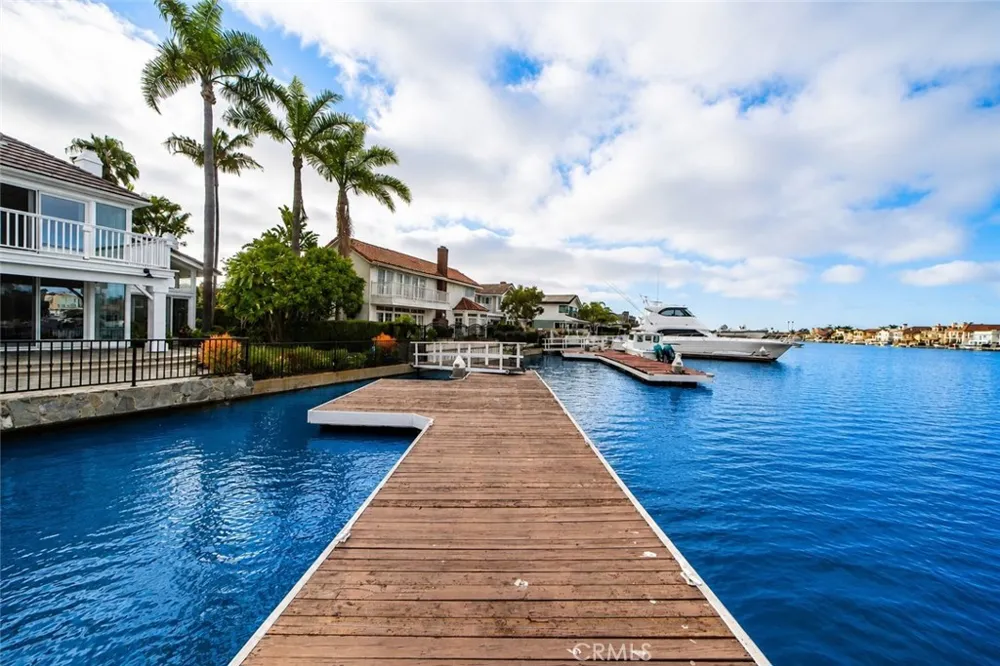 16832 Coral Cay Ln Huntington Beach, CA 92649