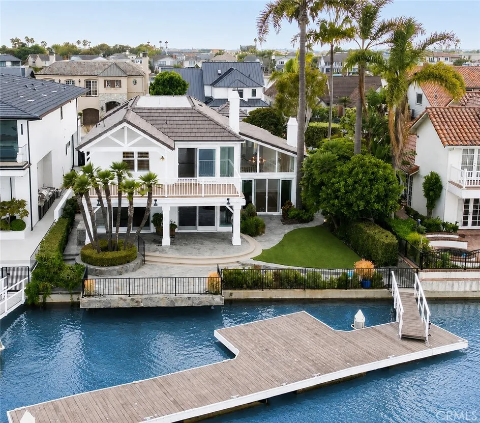 16832 Coral Cay Ln Huntington Beach, CA 92649