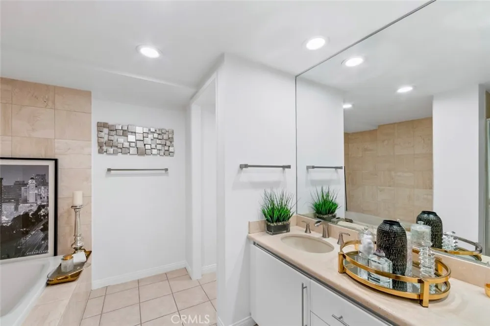 850 E Ocean Boulevard #205 Long Beach, CA 90802