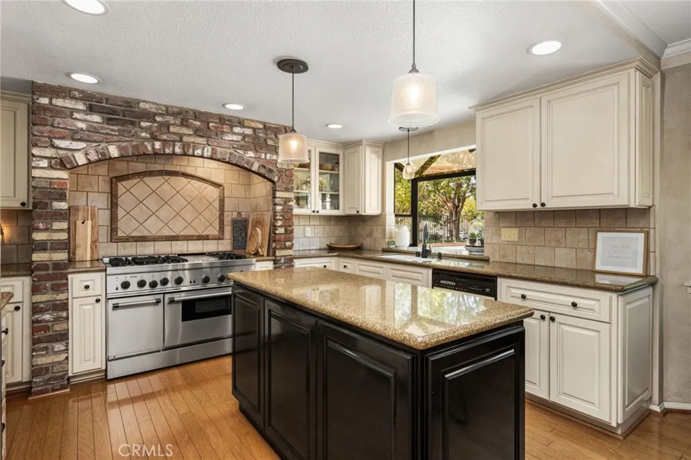 5321 Via Geraldina Yorba Linda, CA 92886