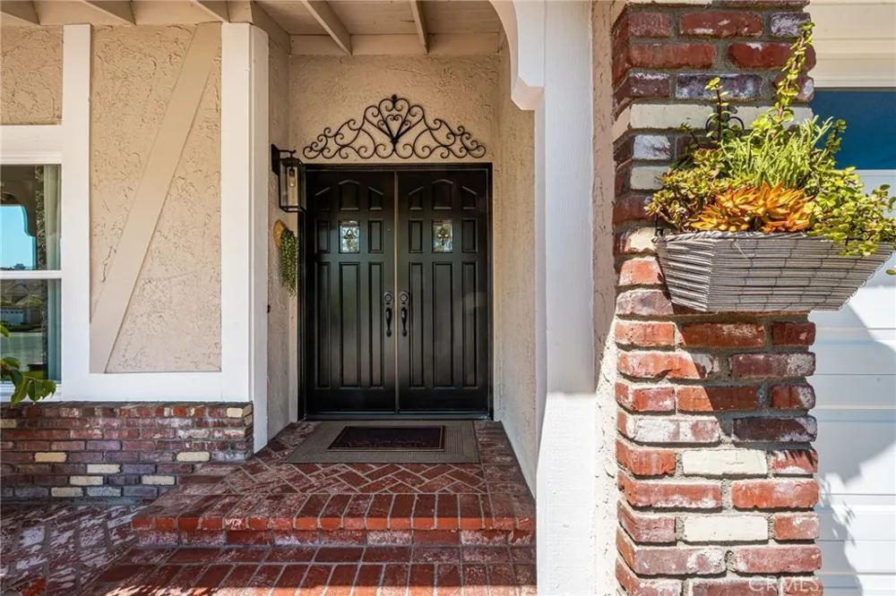 5321 Via Geraldina Yorba Linda, CA 92886