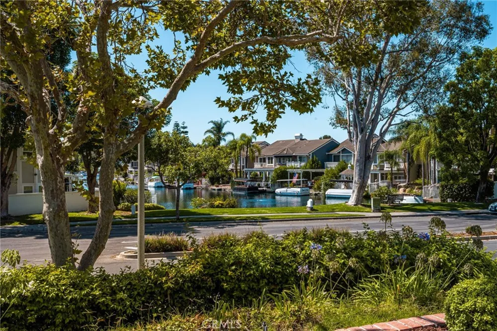 5321 Via Geraldina Yorba Linda, CA 92886