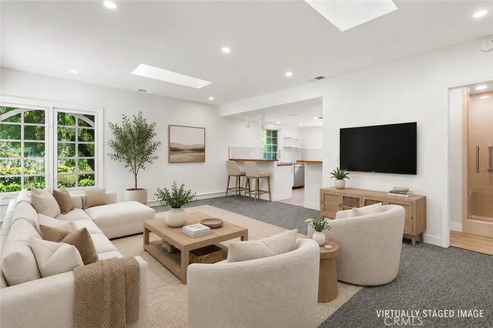 1881 Lemon Heights Drive North Tustin, CA 92705