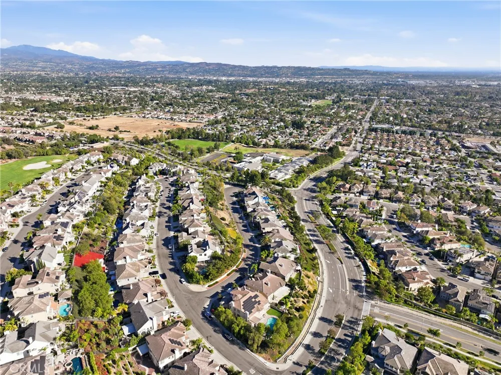 17529 Cloverdale Yorba Linda, CA 92886