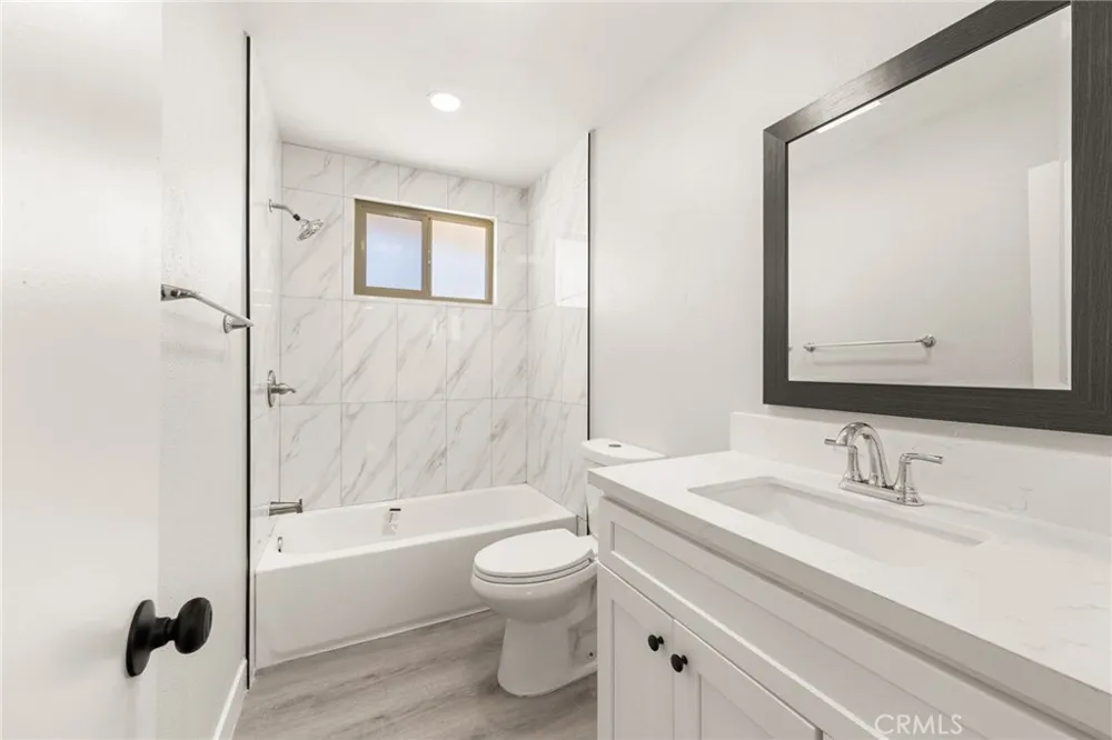 1722 Mitchell #36 Tustin, CA 92780