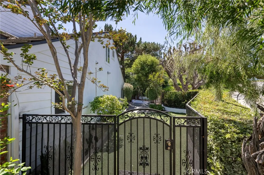 511 S Weymouth Court Anaheim, CA 92807
