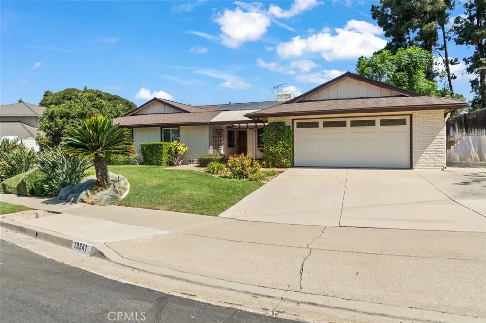 19341 Willowbrook Yorba Linda, CA 92886
