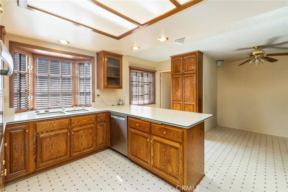 19341 Willowbrook Yorba Linda, CA 92886